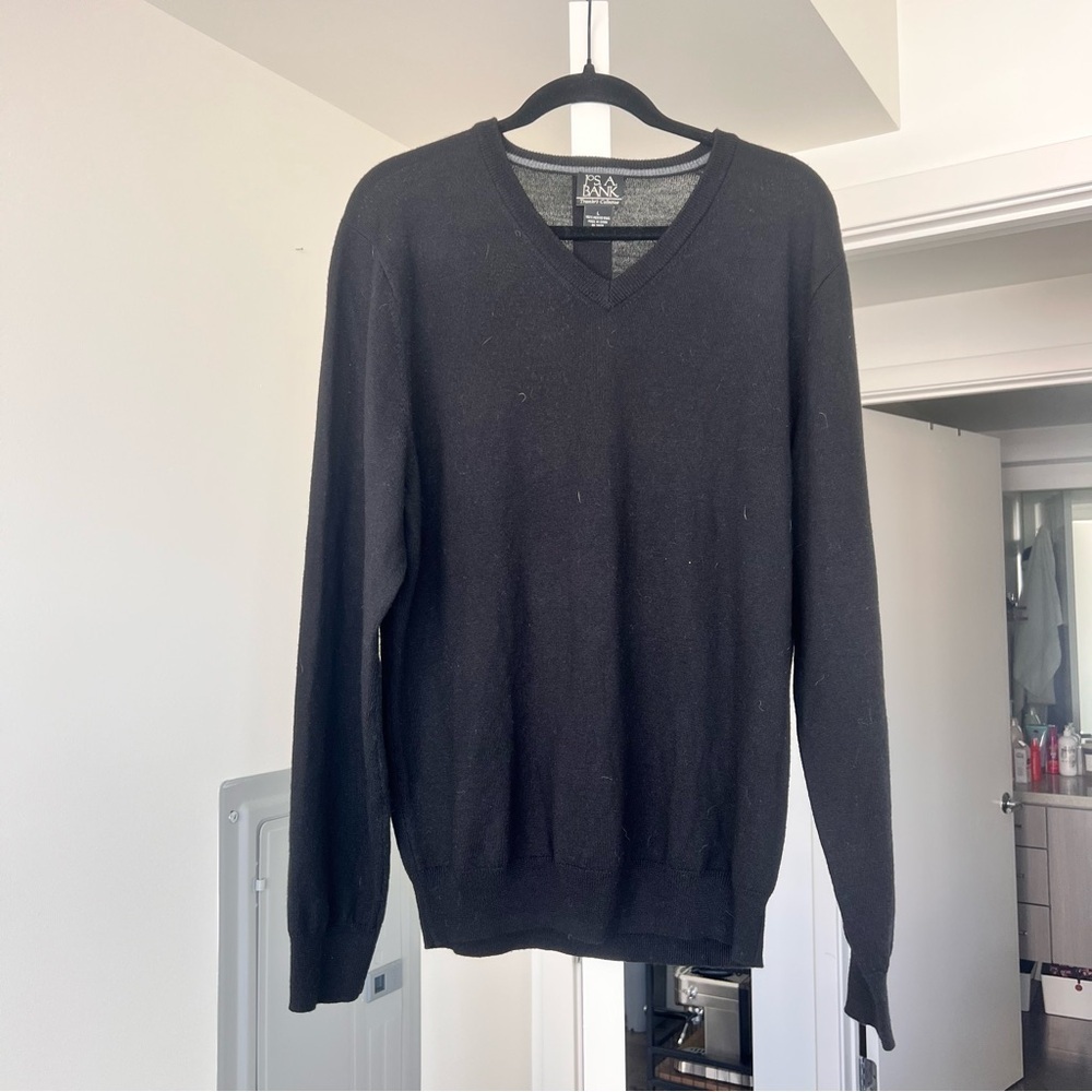 Joseph A Bank Traveler's Collection 100% Merino Wool V-Neck Men's Sweater- L